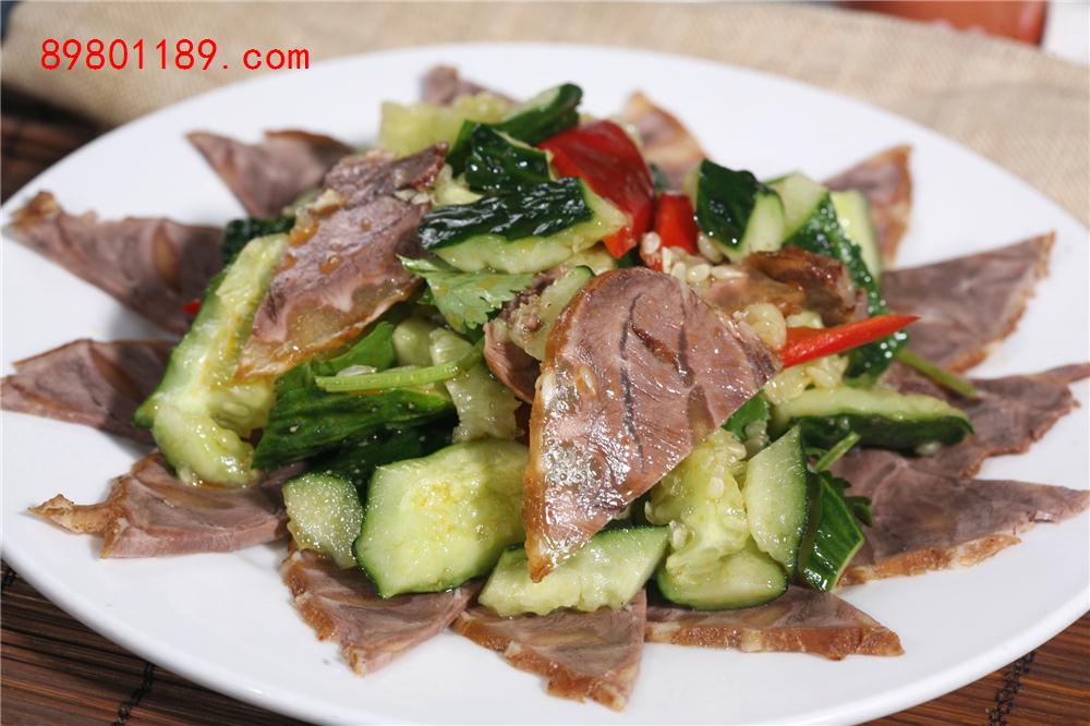 拍黄瓜拌牛肉